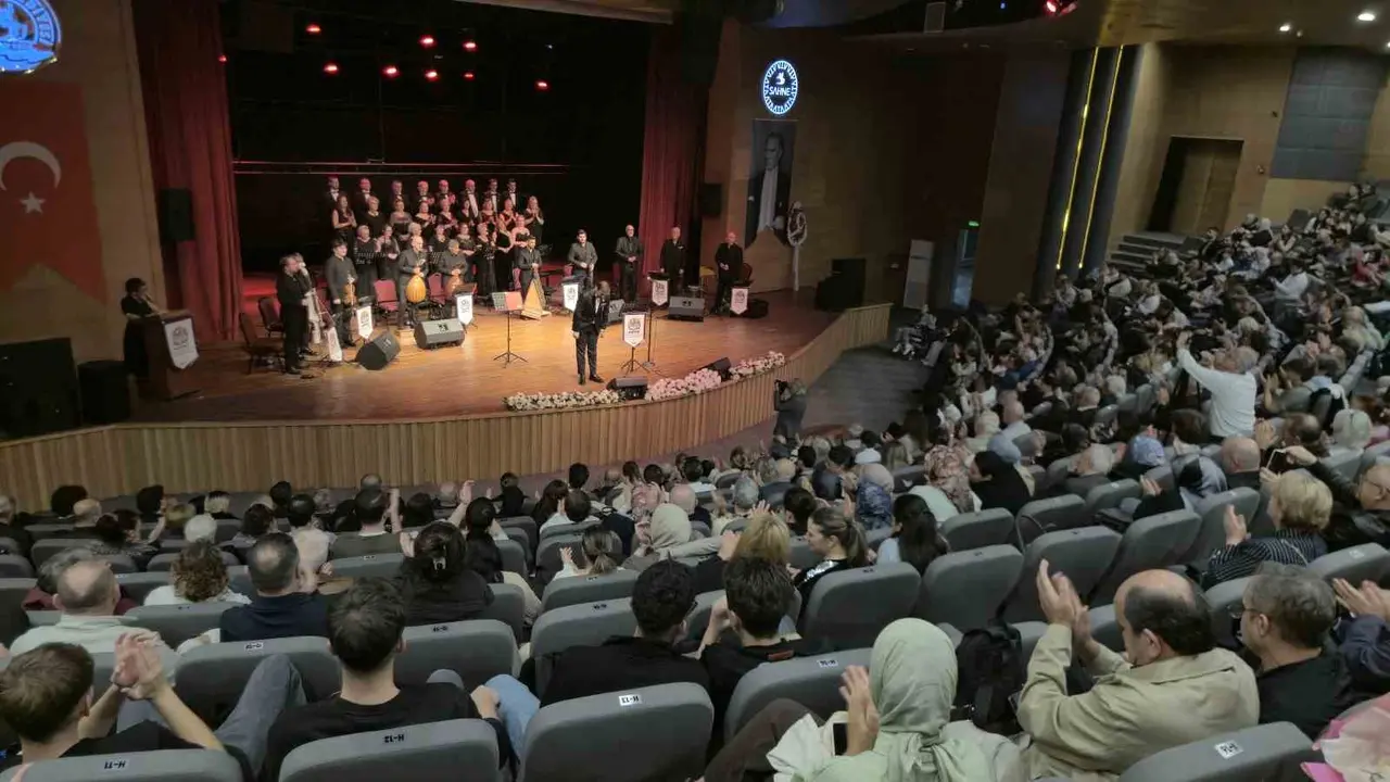 Samsun’da SAYSAD TSM Korosu’ndan kuruluş konseri