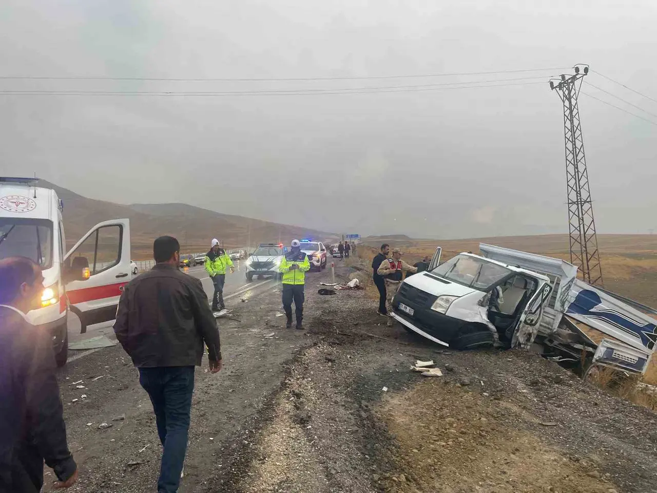 Gürpınar’da feci kaza: 3’ü ağır 10 yaralı