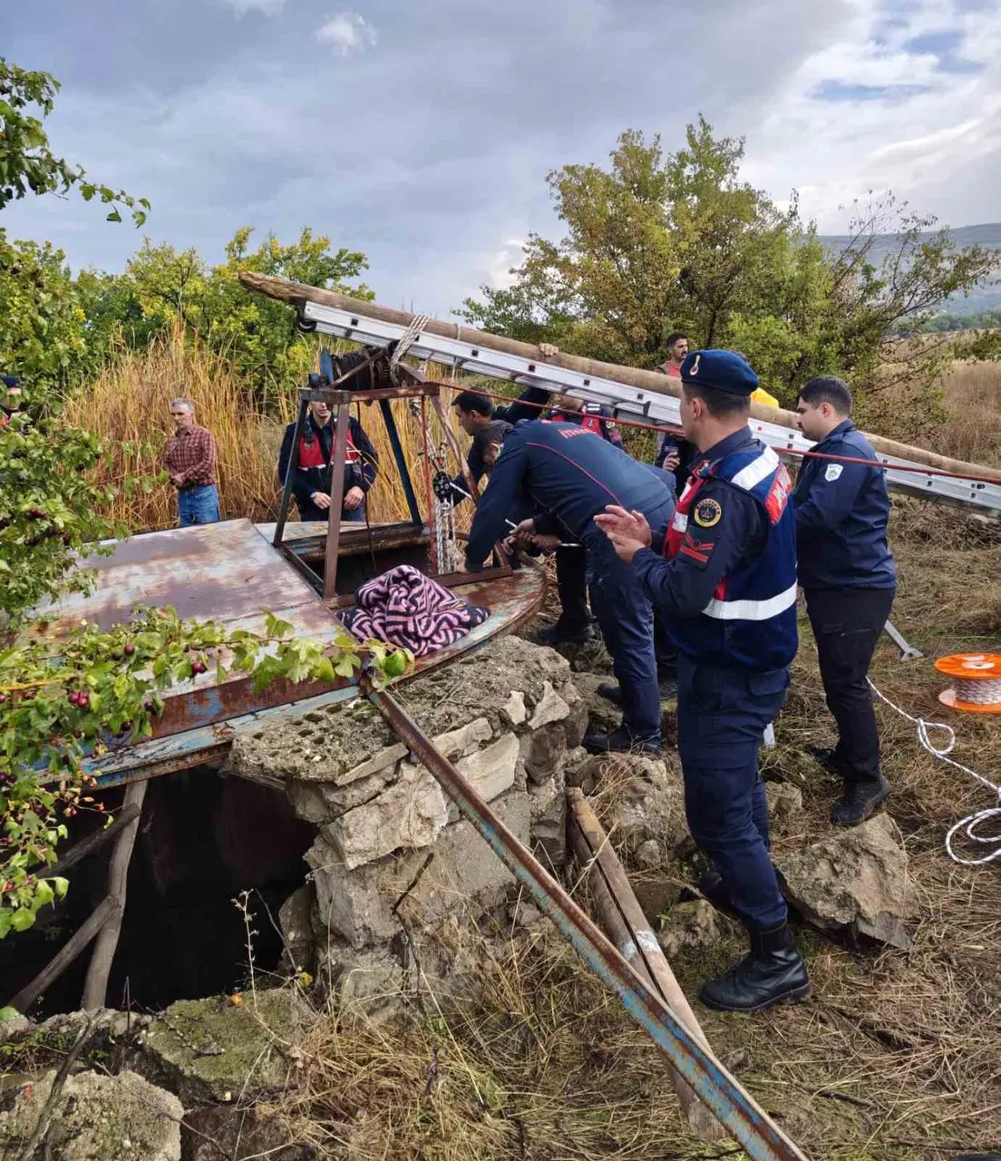Malatya’da 25 metrelik kuyuya düşen genç kurtarıldı