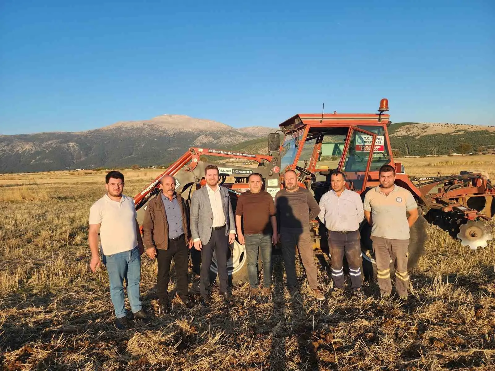 Tavas Belediyesi çiftçiye destek için 480 dekarlık alanda mahsul yetiştirecek