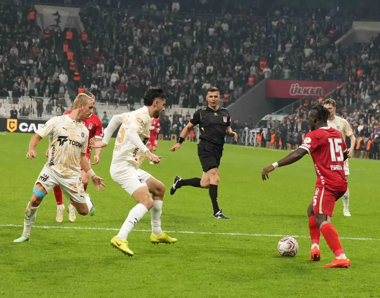 Trendyol Süper Lig: Beşiktaş: 2 - Başakşehir: 0 (Maç sonucu)