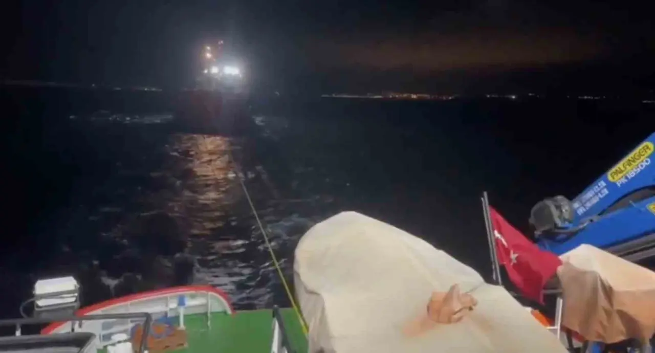 Çanakkale Boğazı’nda kimyasal tanker makine arızası yaptı