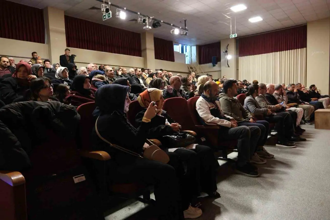 Halk ozanları Erzincan’da Aşıklar Gecesi’nde buluştu