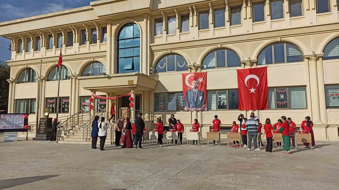 Havza’da özel öğrencilerden Cumhuriyet Bayramı kutlaması
