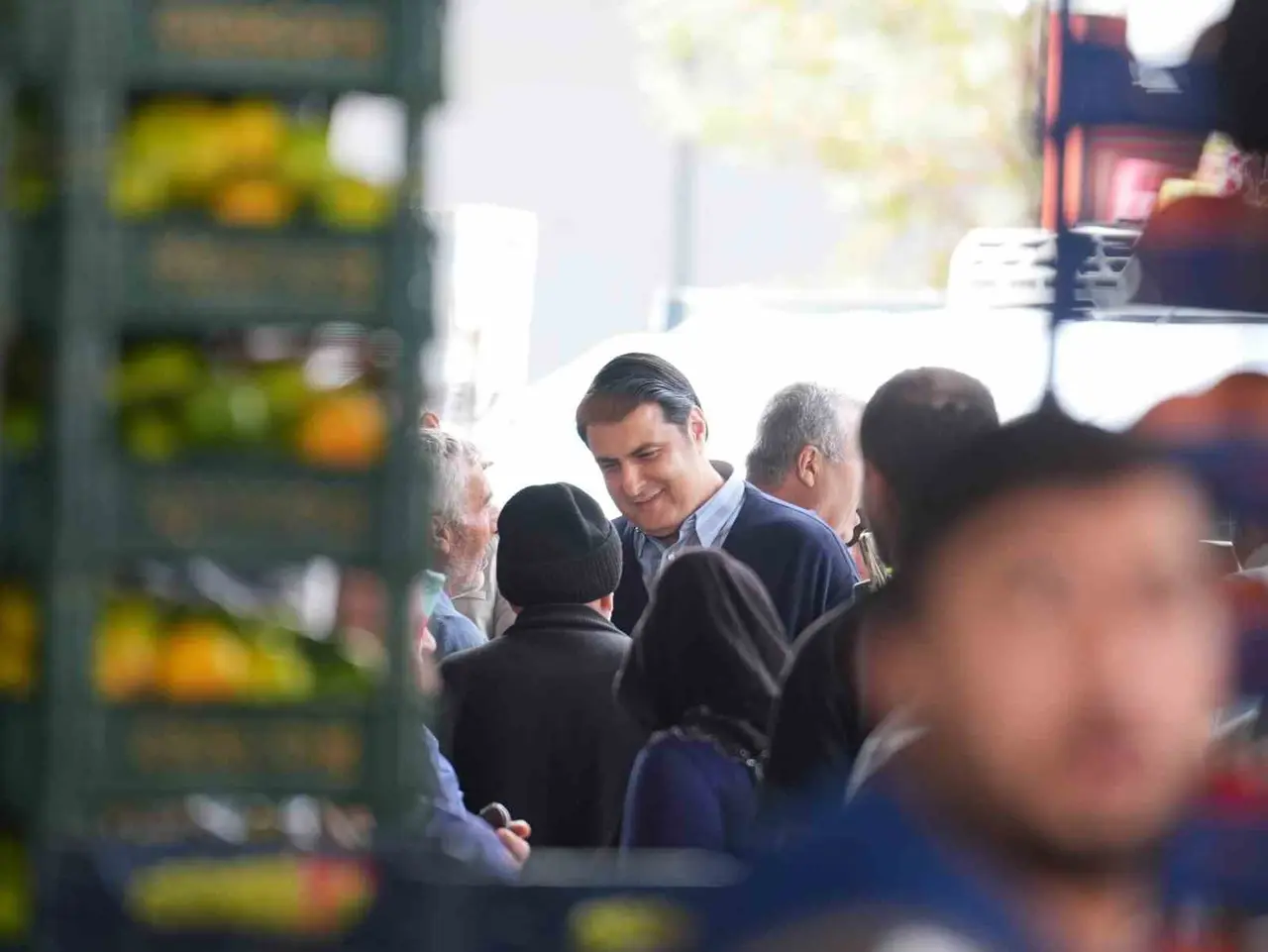 Yılmaz, hemşehrileri dinledi, pazarda fiyatları düşürdü