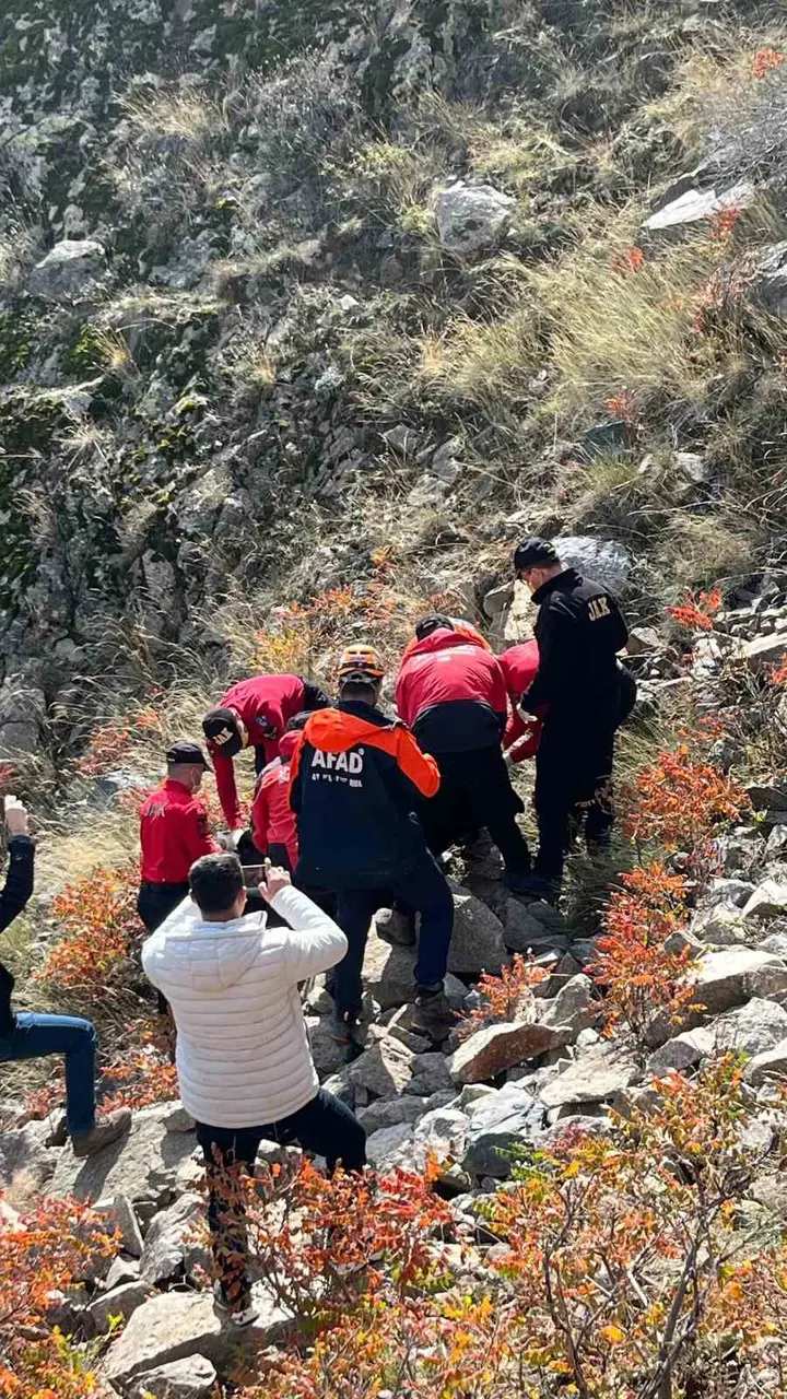 Erzurum’da kayıp alzheimer hastası yaşlı kadın uçurumda ölü bulundu