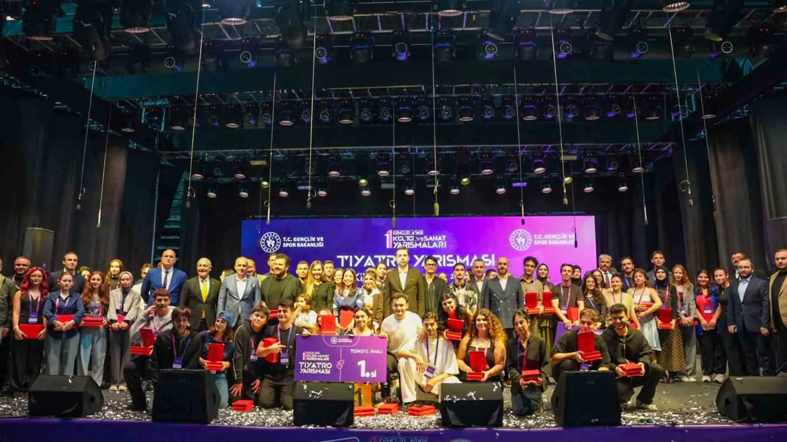 11. Gençler Arası Tiyatro Türkiye Finali Antalya’da yoğun katılımla gerçekleşti
