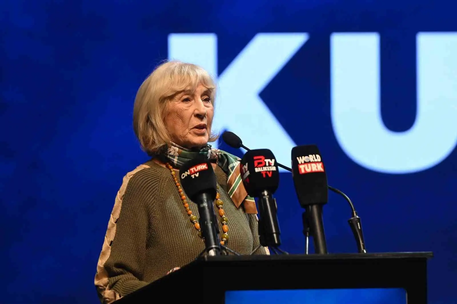 2.Balıkesir Kitap Fuarı kapılarını ziyaretçilere açtı