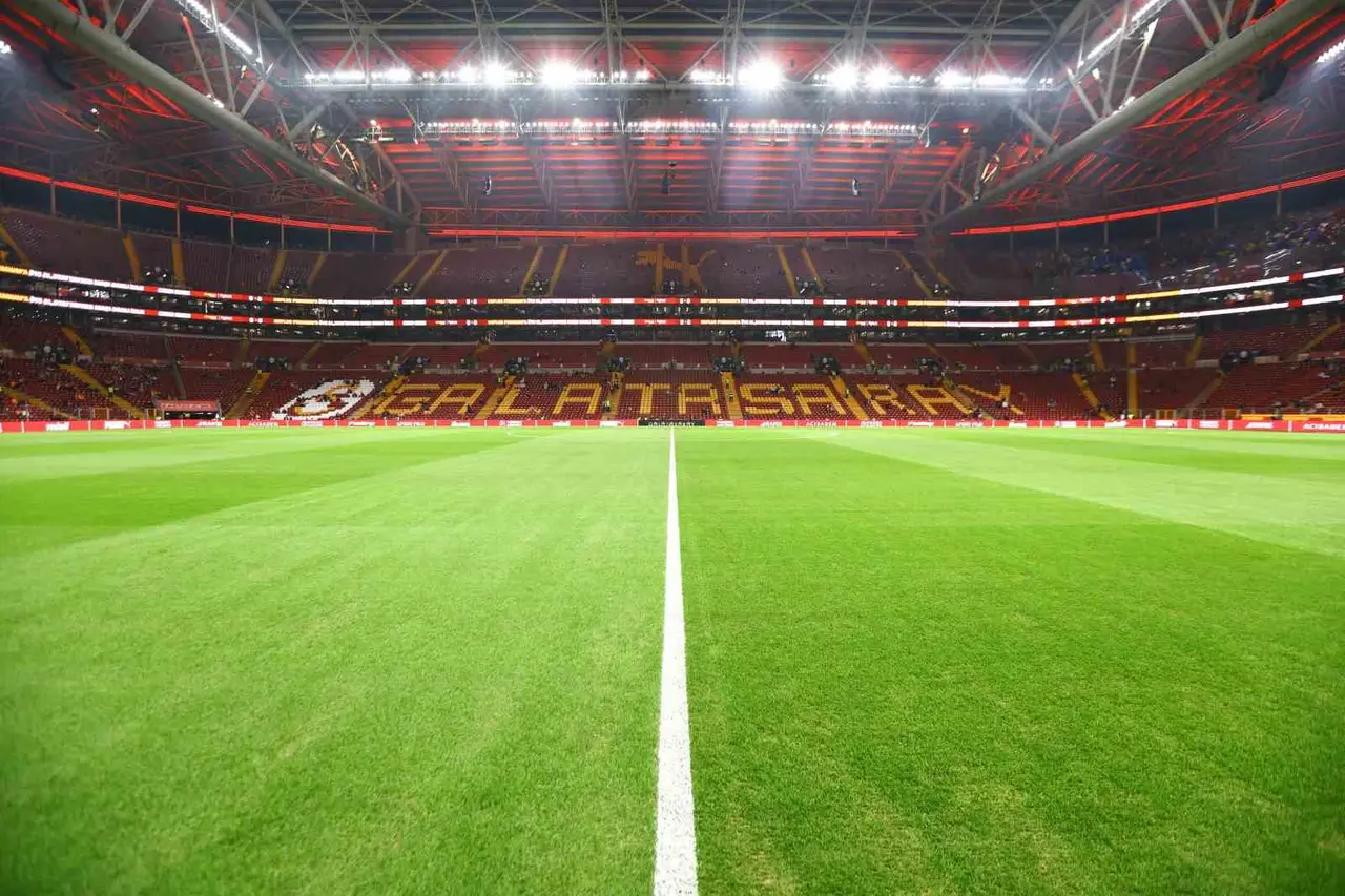 Trendyol Süper Lig: Galatasaray: 0 - Fenerbahçe: 0 (Maç devam ediyor)