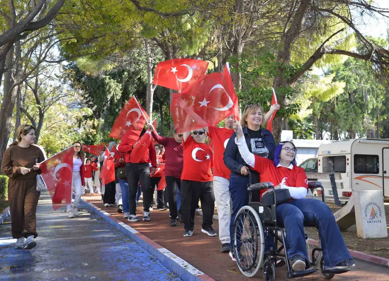 Özel bireylerden Cumhuriyet coşkusu