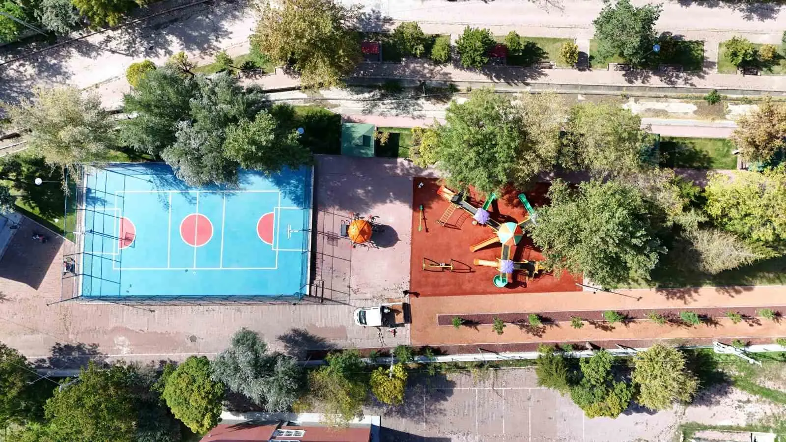 Gürpınar’ın park ve havuzu yenilendi