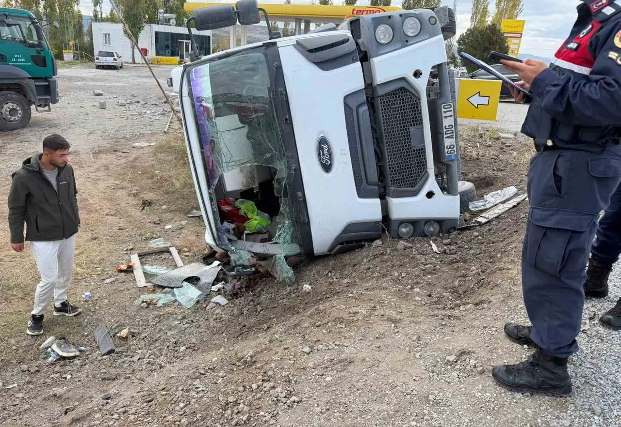 Yozgat’ta devrilen mikser metrelerce sürüklendi