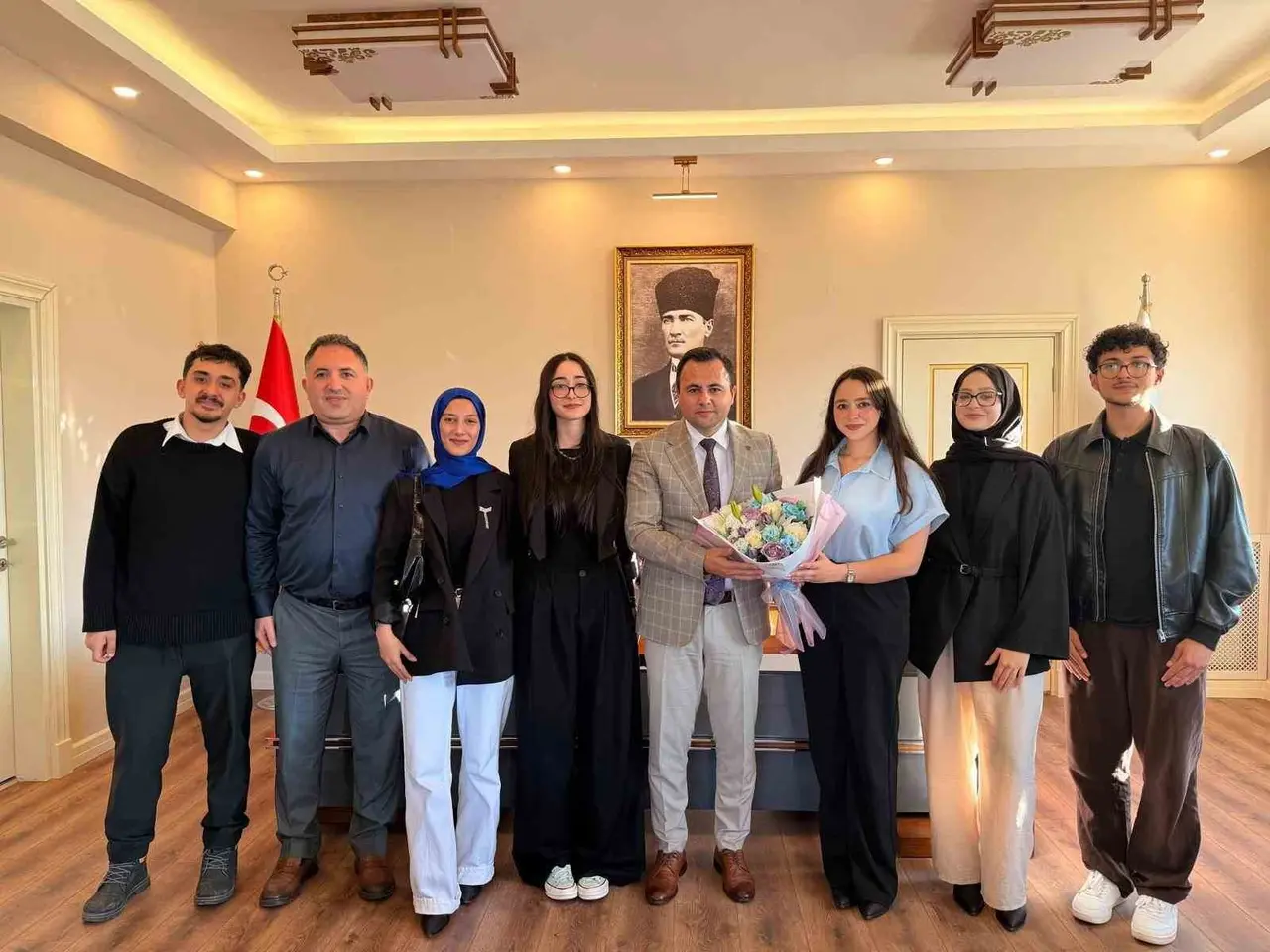 Üniversite öğrencileri fikirlerini Kaymakam Uzan’a aktardı