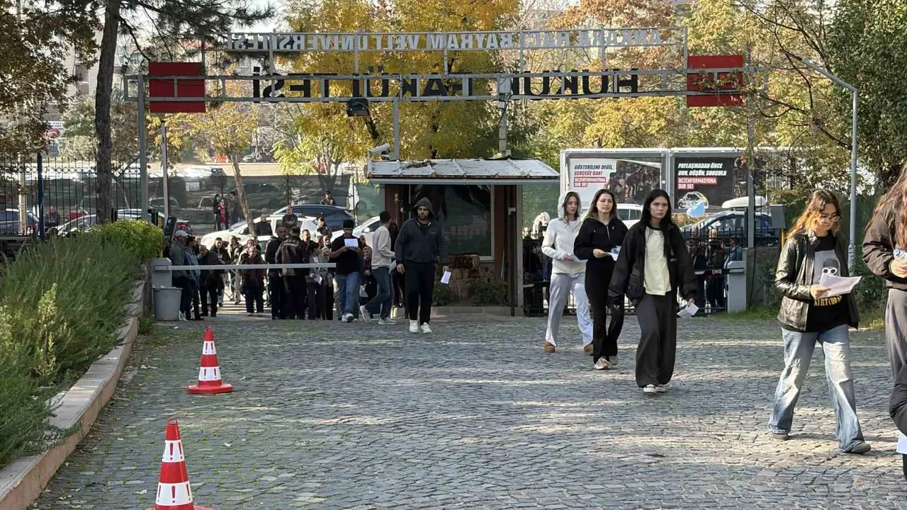 2 milyon 985 bin 438 adayın başvurduğu KPSS Ortaöğretim maratonu başladı