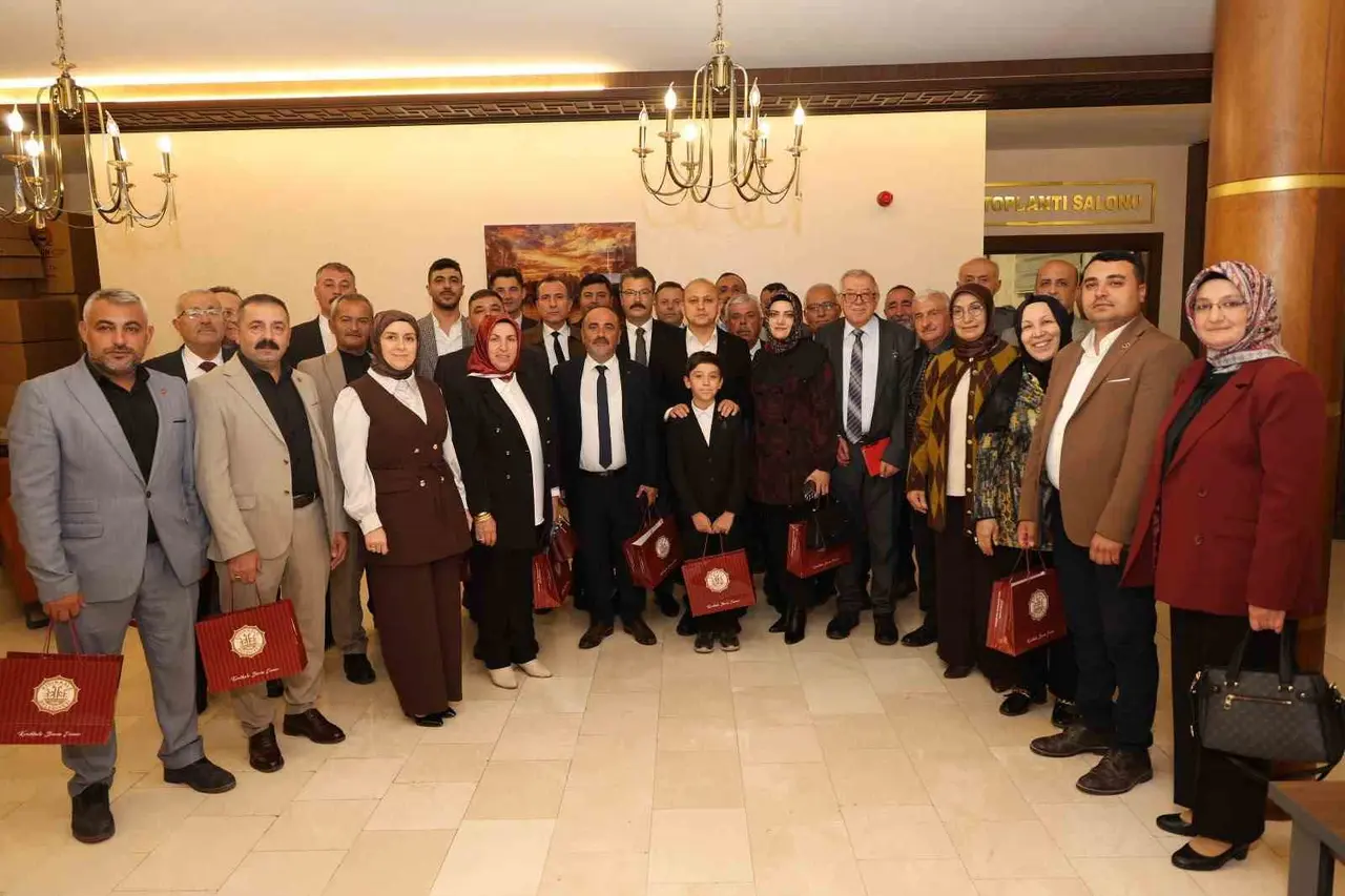 Başkan Önal, Muhtarlar Günü’nde mahalle muhtarlarıyla buluştu