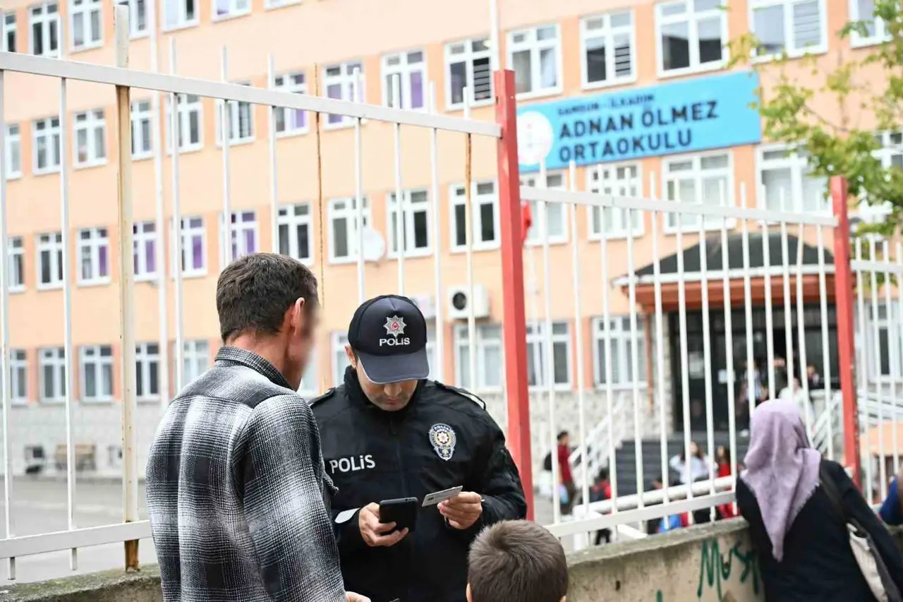 Samsun’da jandarma ve polisin okul çevrelerindeki güvenlik tedbirleri devam ediyor
