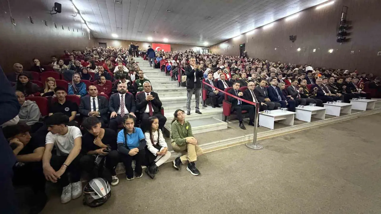 Edremit’te Cumhuriyet’in 103. yılı kutlandı