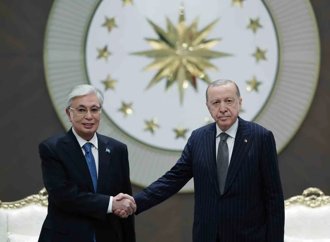 Cumhurbaşkanı Erdoğan, Kazakistan Cumhurbaşkanı Tokayev’i törenle karşıladı