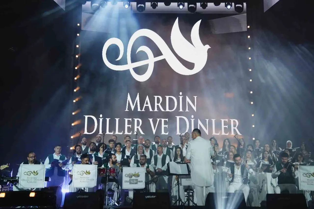 Mardin Diller ve Dinler Korosu’ndan Kültür Yolu Festivali’nde müzik ziyafeti