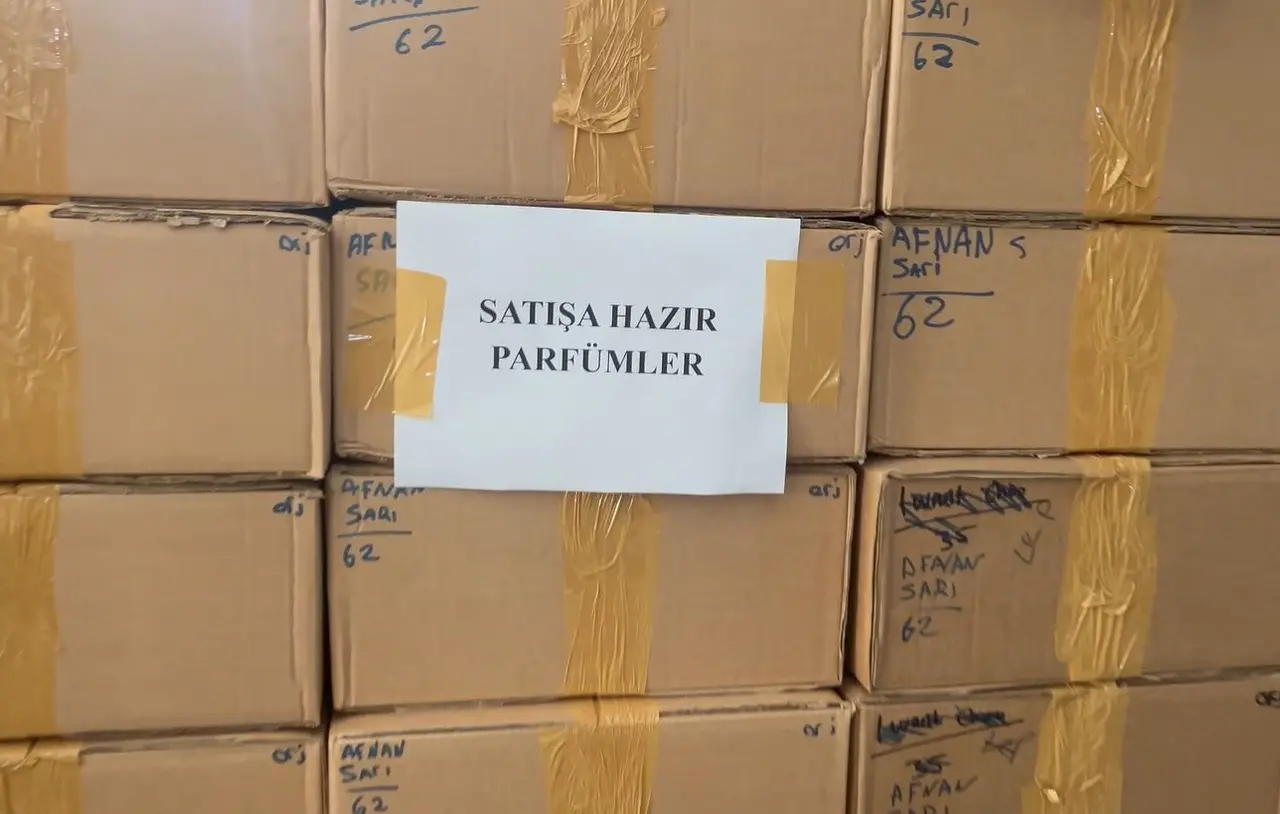 Bayrampaşa’da piyasa değeri 350 milyon TL olan dünyaca ünlü markalara ait sahte parfüm ele geçirdi
