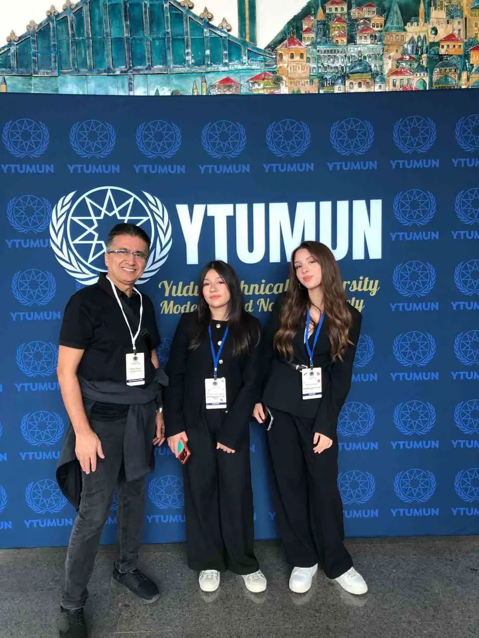 İhlas Koleji öğrencilerinden YTUMUN’da diplomasi başarısı