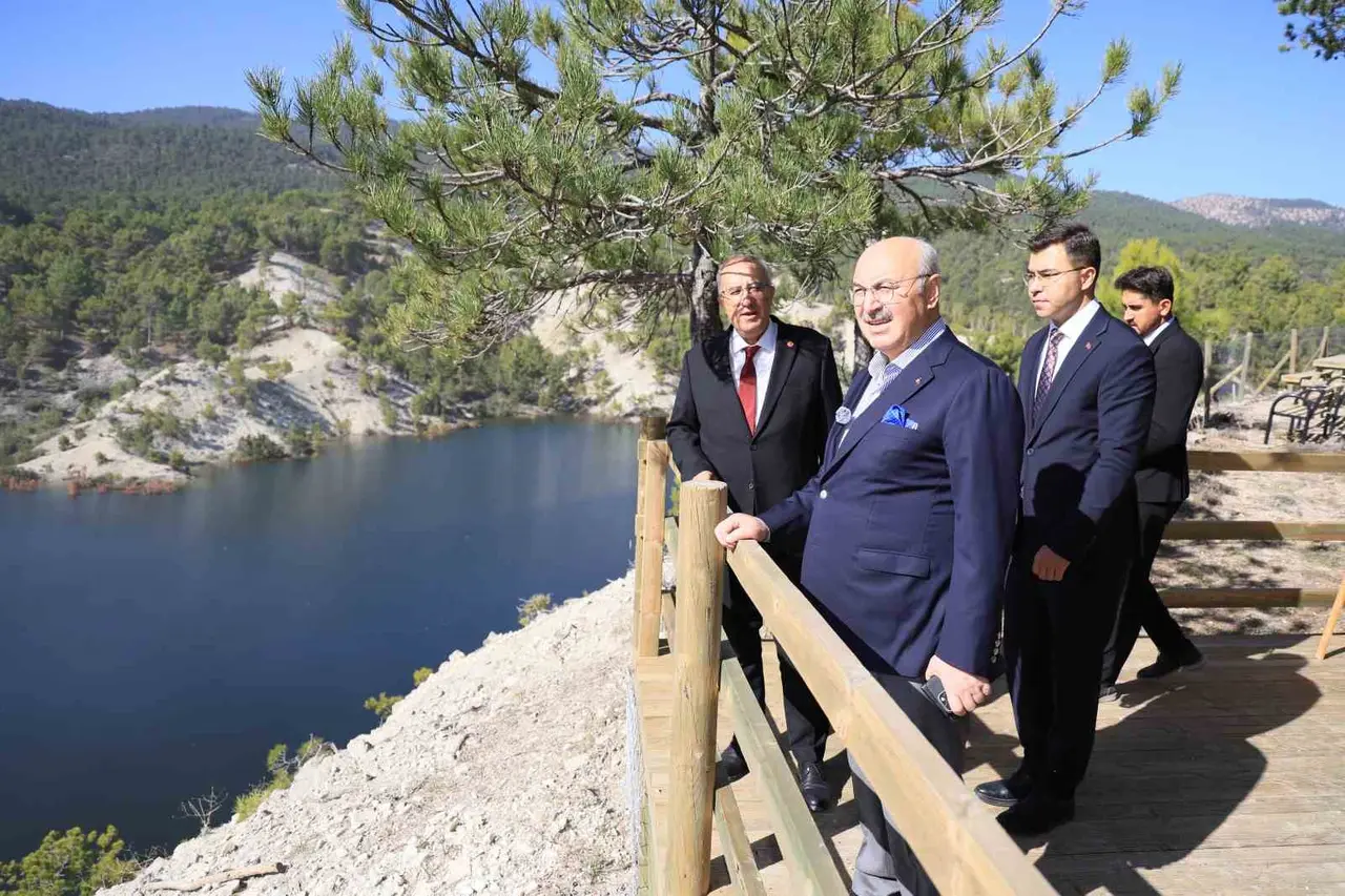Vali Köşger’den Denizli’nin üretim merkezi Çameli’ye övgü
