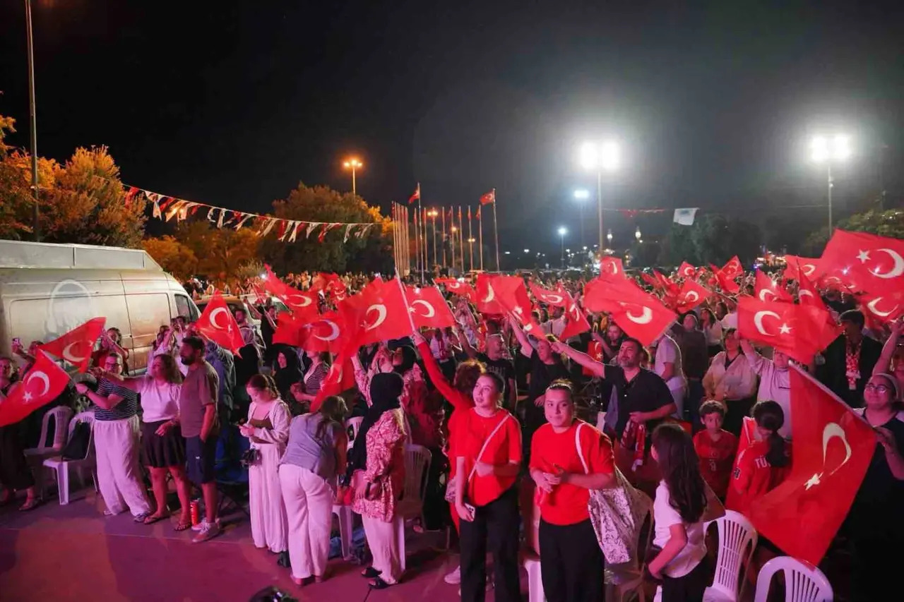 Tuzla’da Cumhuriyet Bayramı coşkusu Edis konseriyle taçlanacak