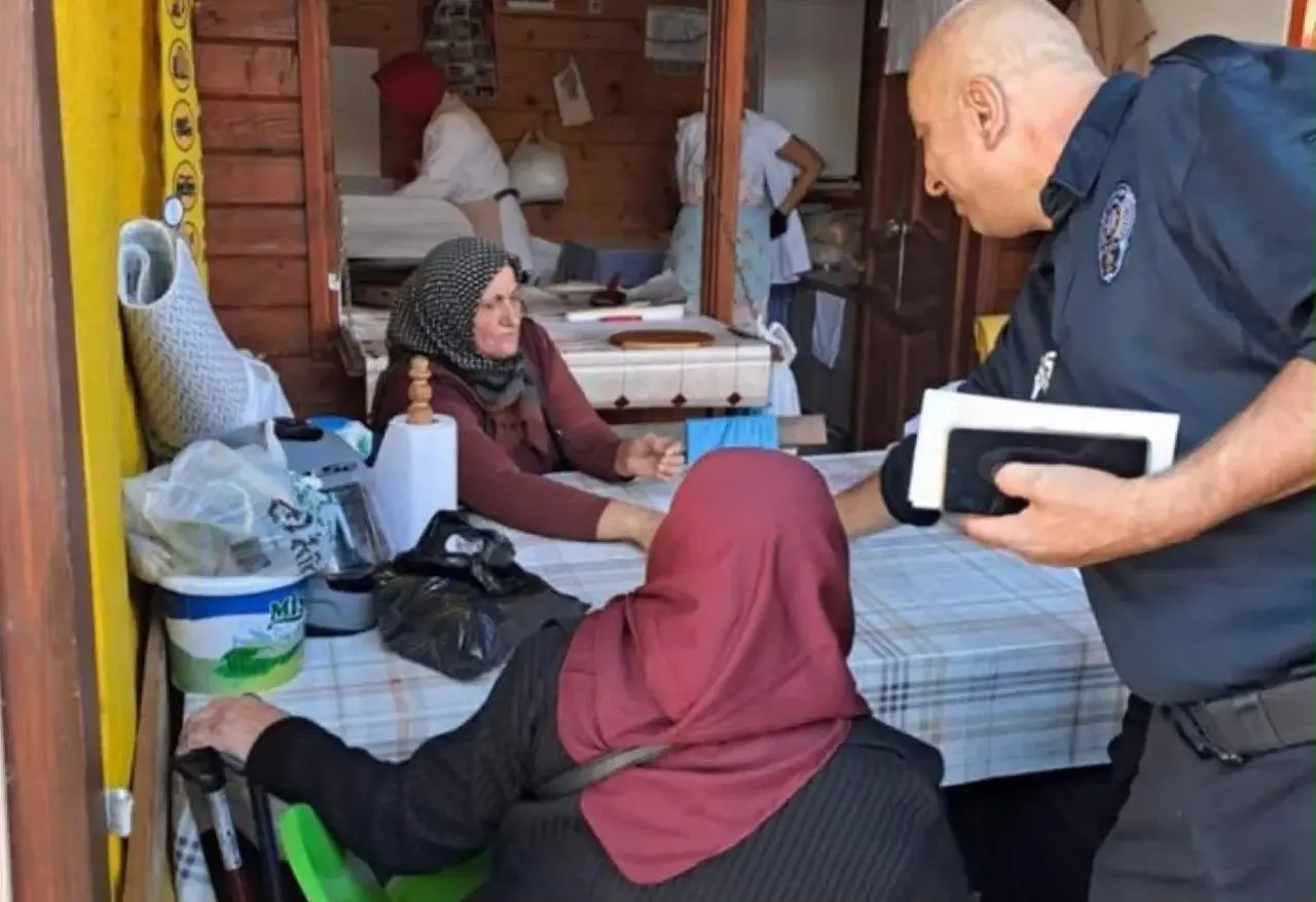 Sinop’ta polis ekiplerinden vatandaşlara bilgilendirme çalışması
