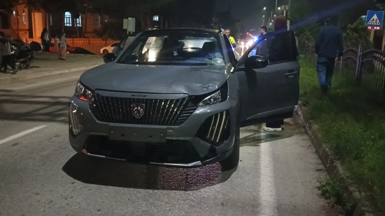 Bafra’da otomobilin çarptığı bisiklet sürücüsü ağır yaralandı