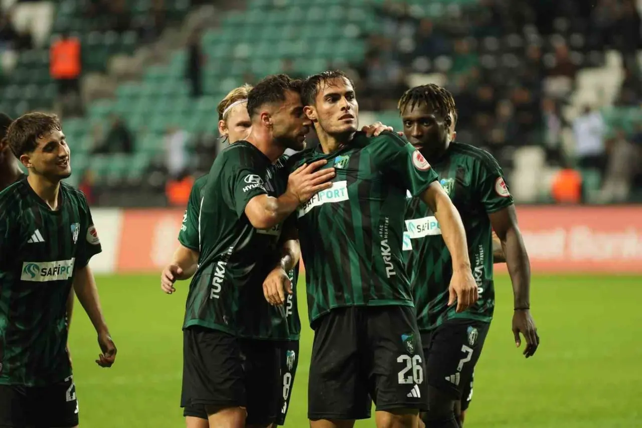 Ziraat Türkiye Kupası: Kocaelispor: 3 - Mazıdağı Fosfatspor: 0