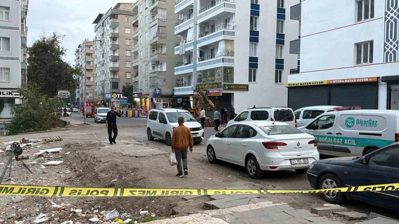 Diyarbakır’da çalışma esnasında doğal gaz borusu çatladı, ekipler harekete geçti