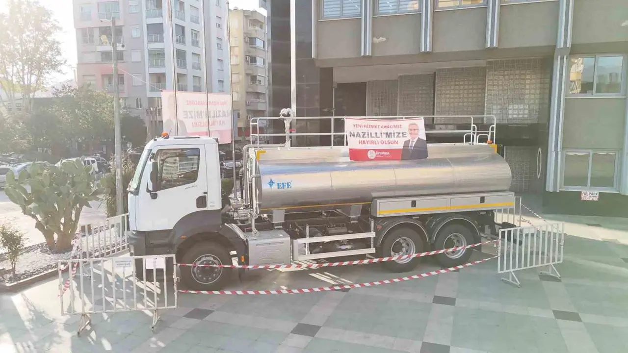 Başkan Tetik, Nazilli’ye 32’inci aracı kazandırdı