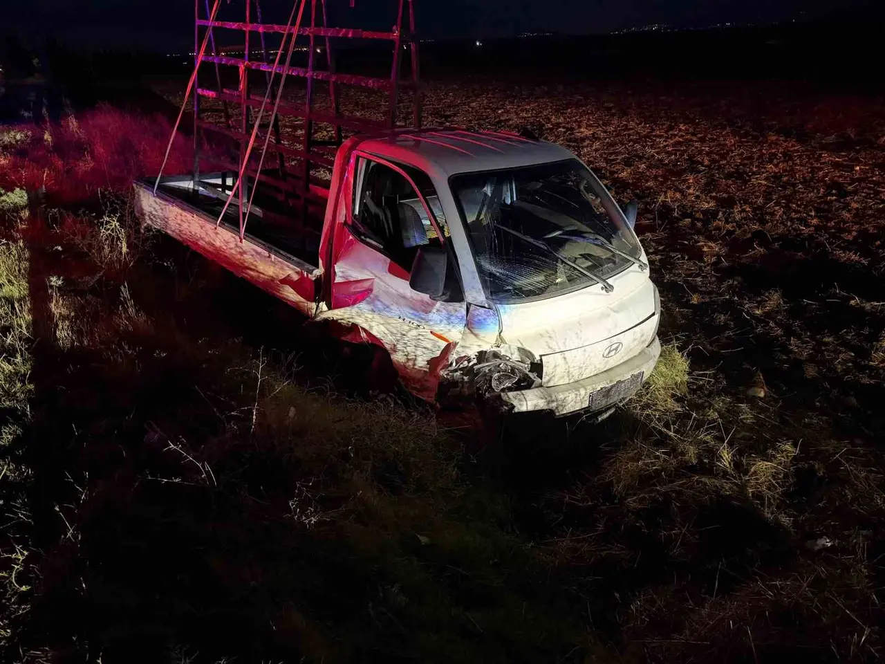Adıyaman’da otomobil kamyonetle çarpıştı: 1’i ağır 4 yaralı