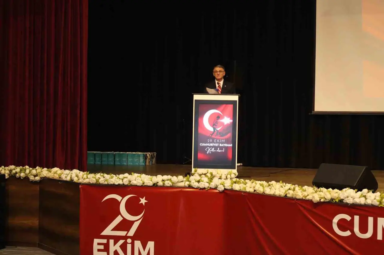 Van’da 29 Ekim Cumhuriyet Bayramı coşkusu