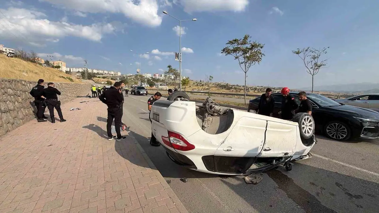 Şırnak’ta virajı alamayan araç takla attı: 3 yaralı