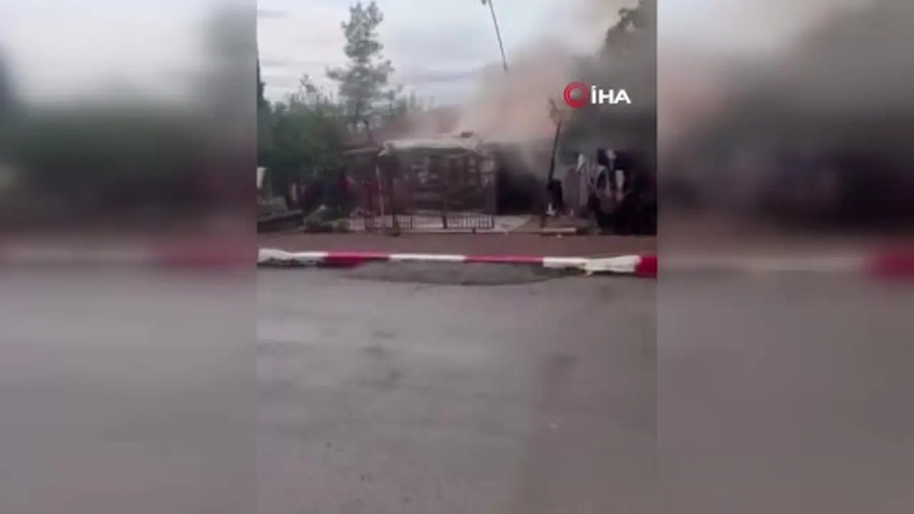 Evlerinin yanışını gözyaşları içinde çaresizce izlediler
