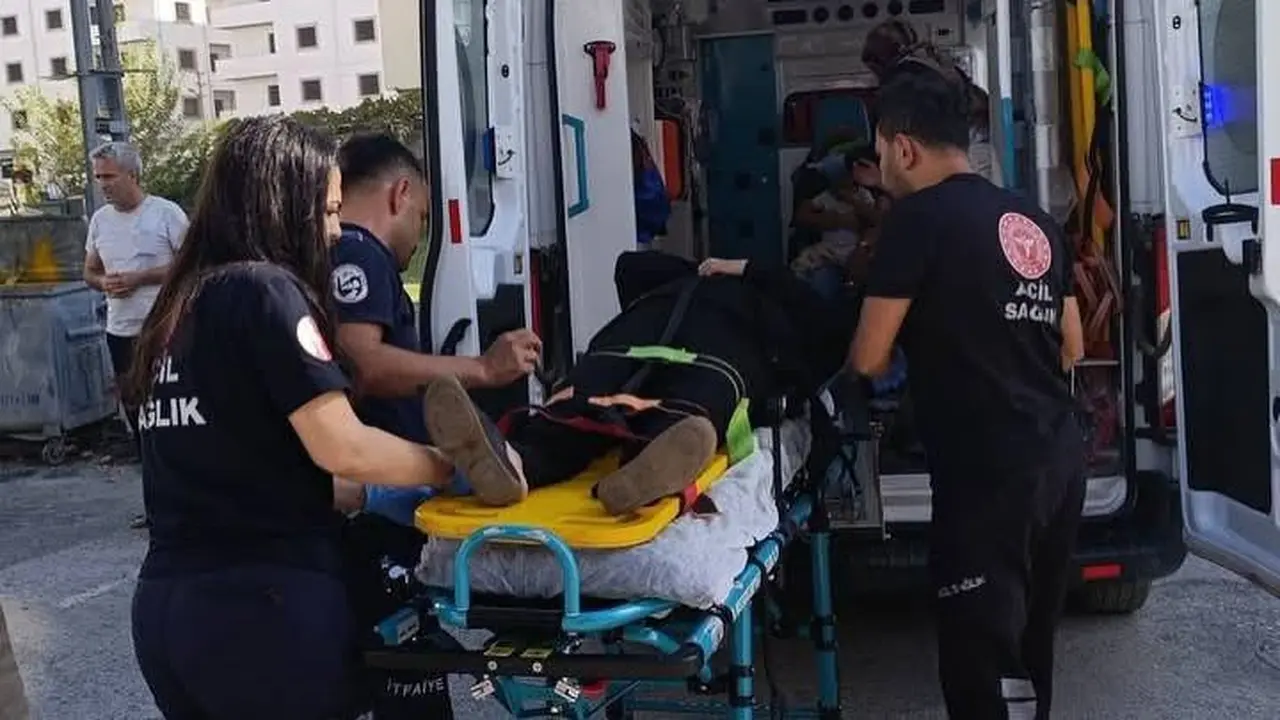 Dörtyol’da iki otomobil çarpıştı: 3 yaralı