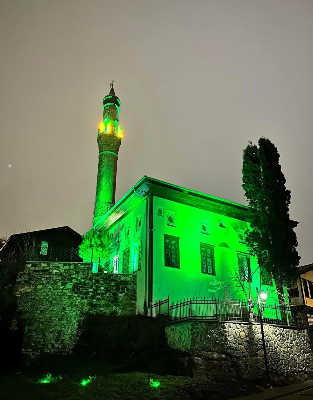Kocaeli’de risk oluşturan minareler çelik sistemlerle yenileniyor