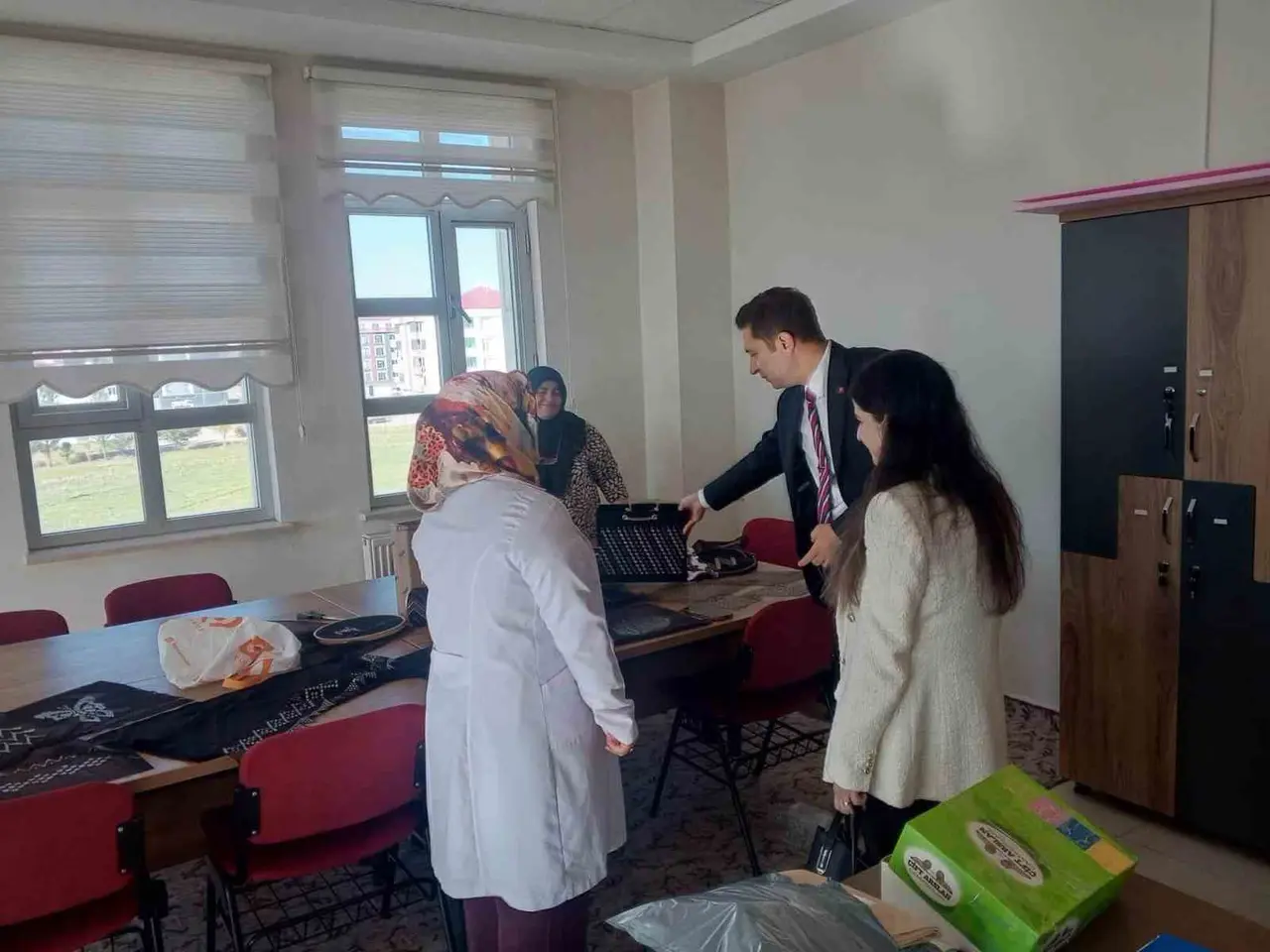 Kaymakam Yıldırım okul, kurs ve pazar ziyaretinde bulundu