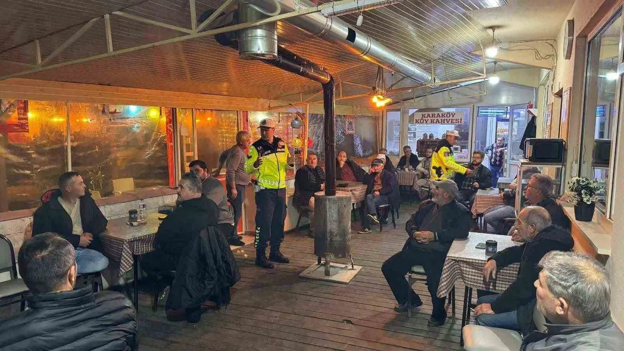 Bilecik’te 25 traktör sürücüsüne trafik eğitimi