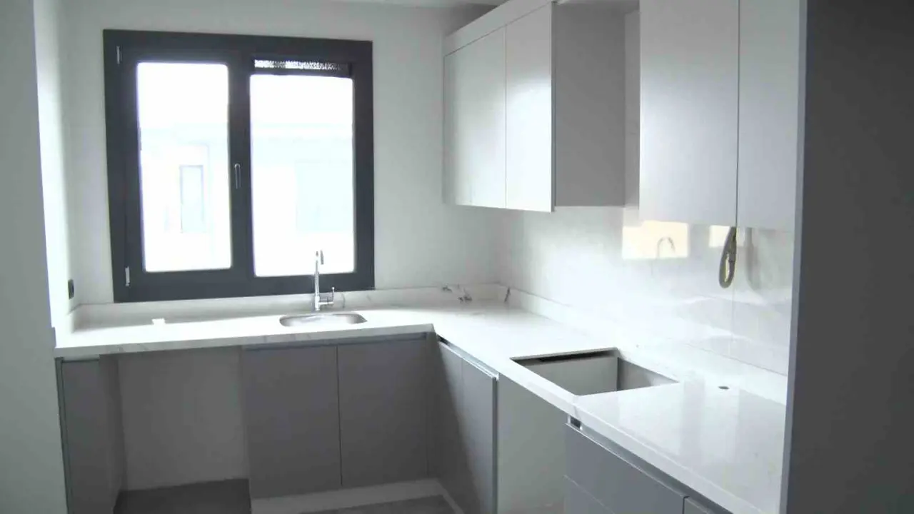 Maltepe’de çöken Kardeşler Apartmanı’nın hak sahiplerine yeni konutları teslim edilmeye başlandı