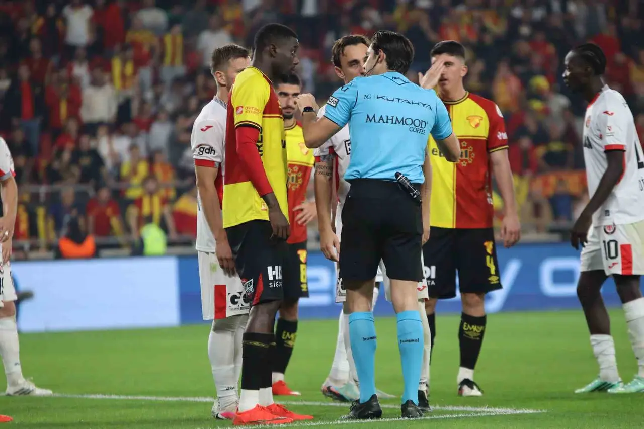 Trendyol Süper Lig: Göztepe: 2 - Çorum FK: 0 (Maç sonucu)