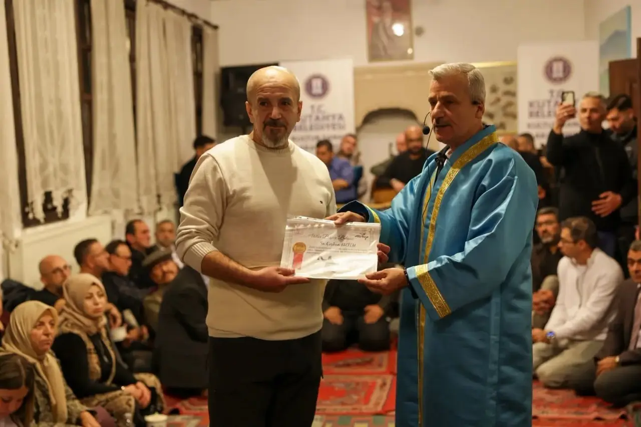 Kütahya’nın tanıtımına katkı sunan sanatçılara sertifika verildi