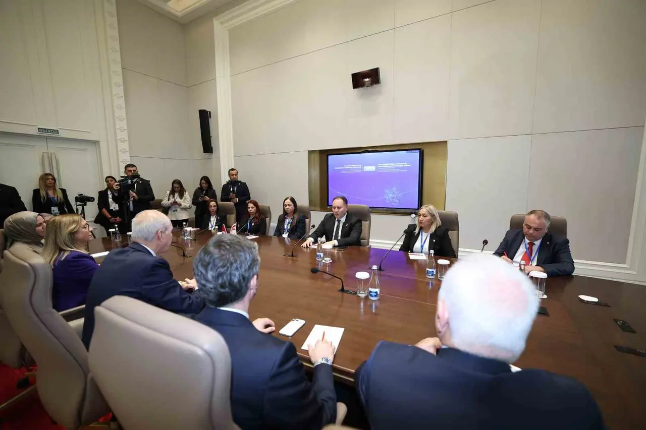 Kurtulmuş, Bişkek’te KKTC Cumhuriyet Meclisi Başkanı Öztürkler ile görüştü