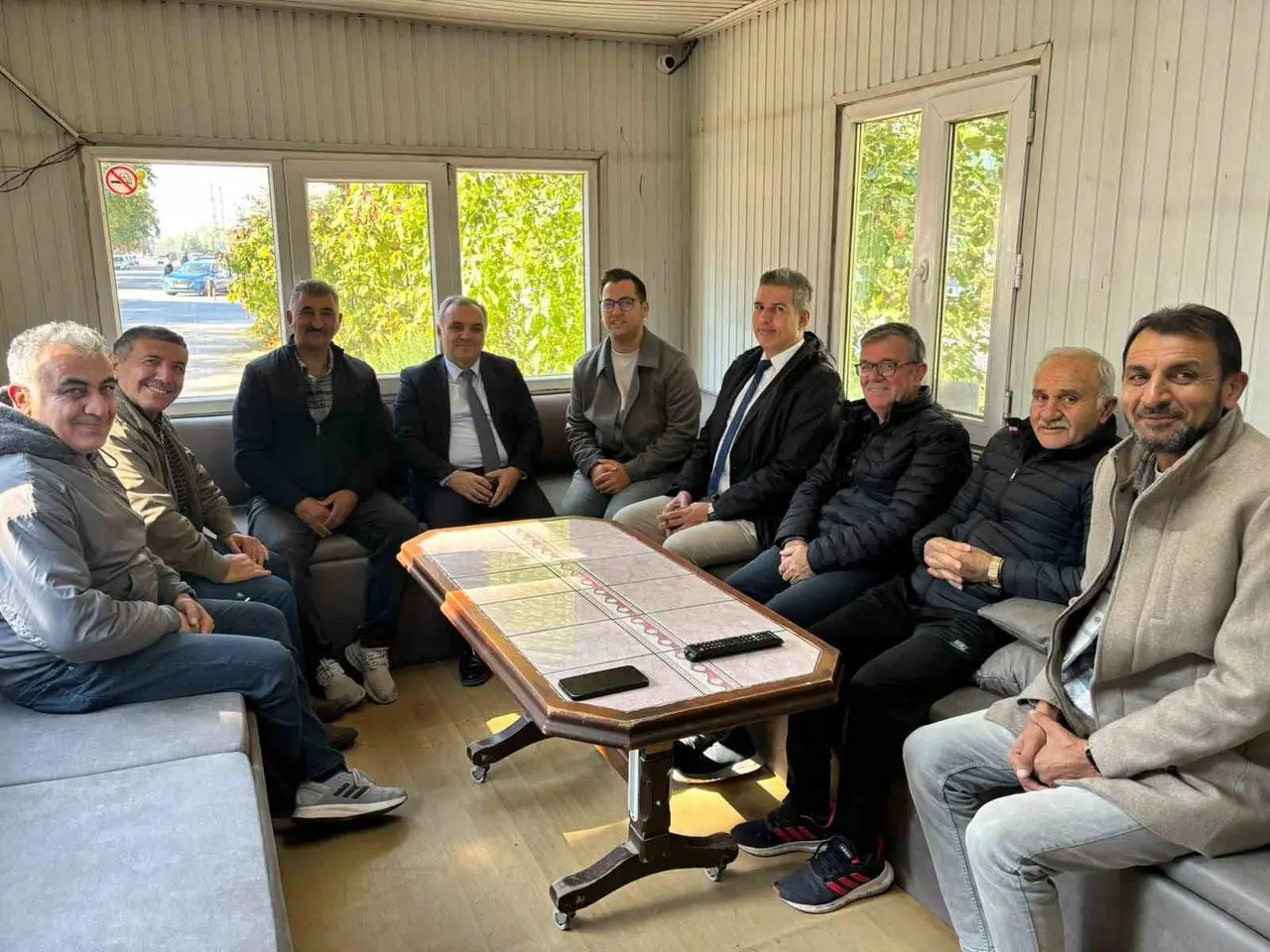 Rektör Altun, kampüste öğrenci ve esnafla sohbet etti