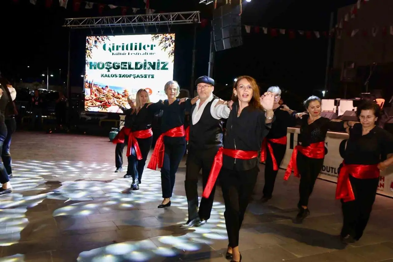 Türkiye’nin ilk Giritliler Kültür Festivali Yunusemre’de düzenlendi