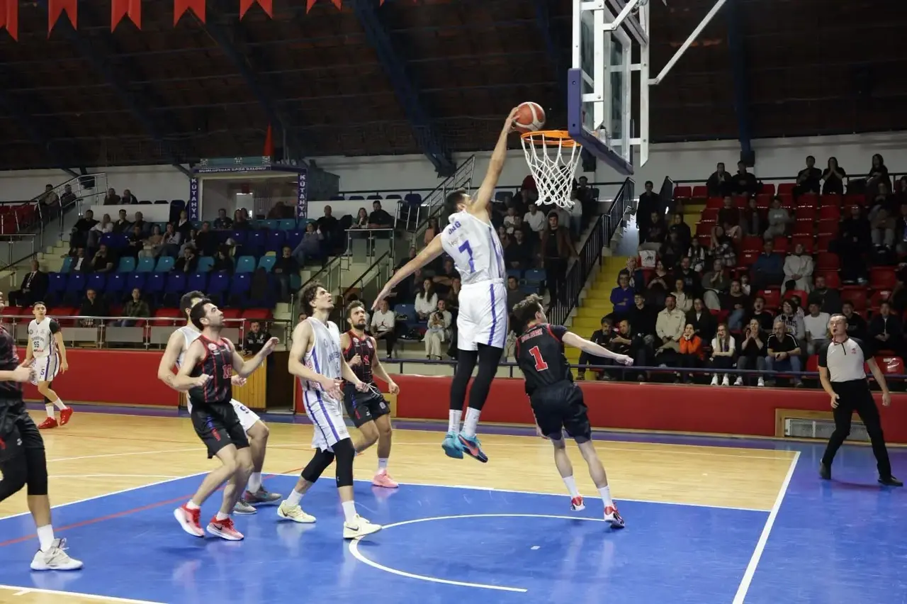 Kütahya Belediyespor, Uşak temsilcisini 69-65 mağlup etti