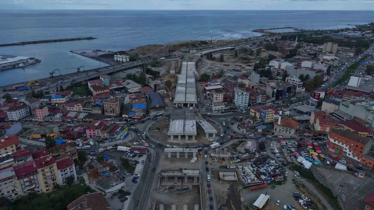 Değirmendere viyadüğü yükseliyor, son şeklini alıyor