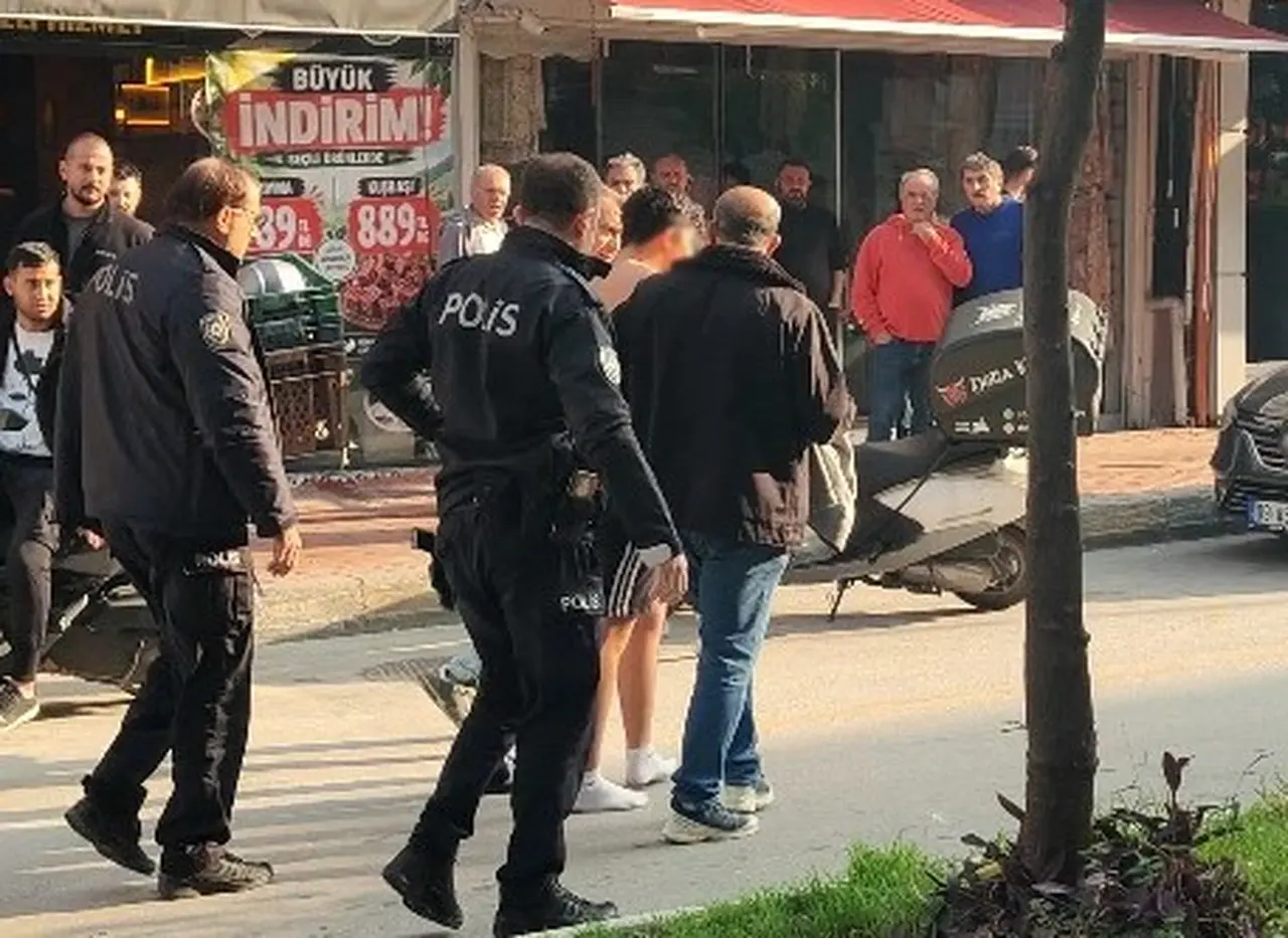 Kuşadası’nda bıçaklı panik