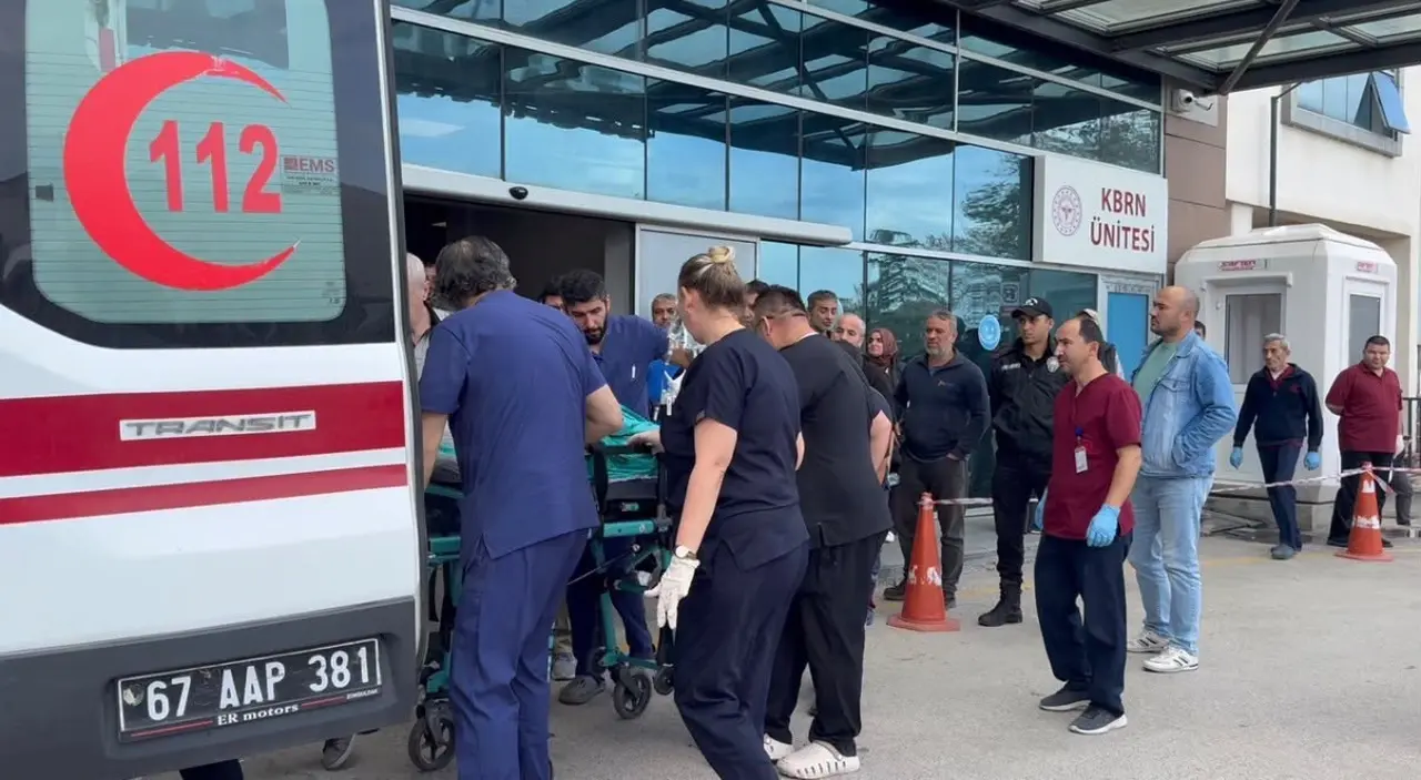 Yaralı madenci Ankara’ya sevk edildi